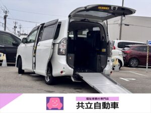 ヴォクシー スロープ タイプ2 サードシート付 ４ＷＤ