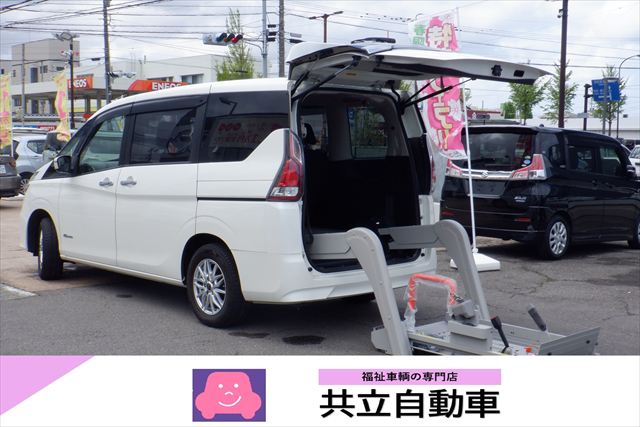 セレナ X 4WD