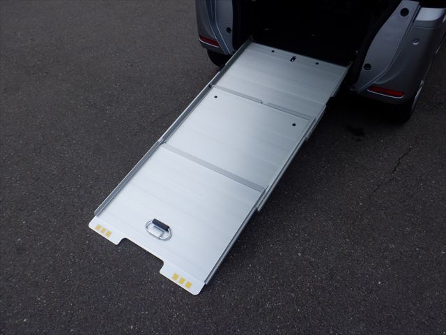 Ｎ－ＢＯＸ スロープ 4WD