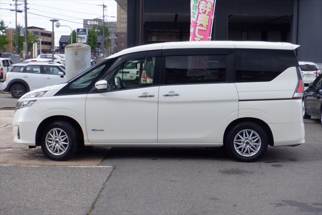 セレナ X 4WD