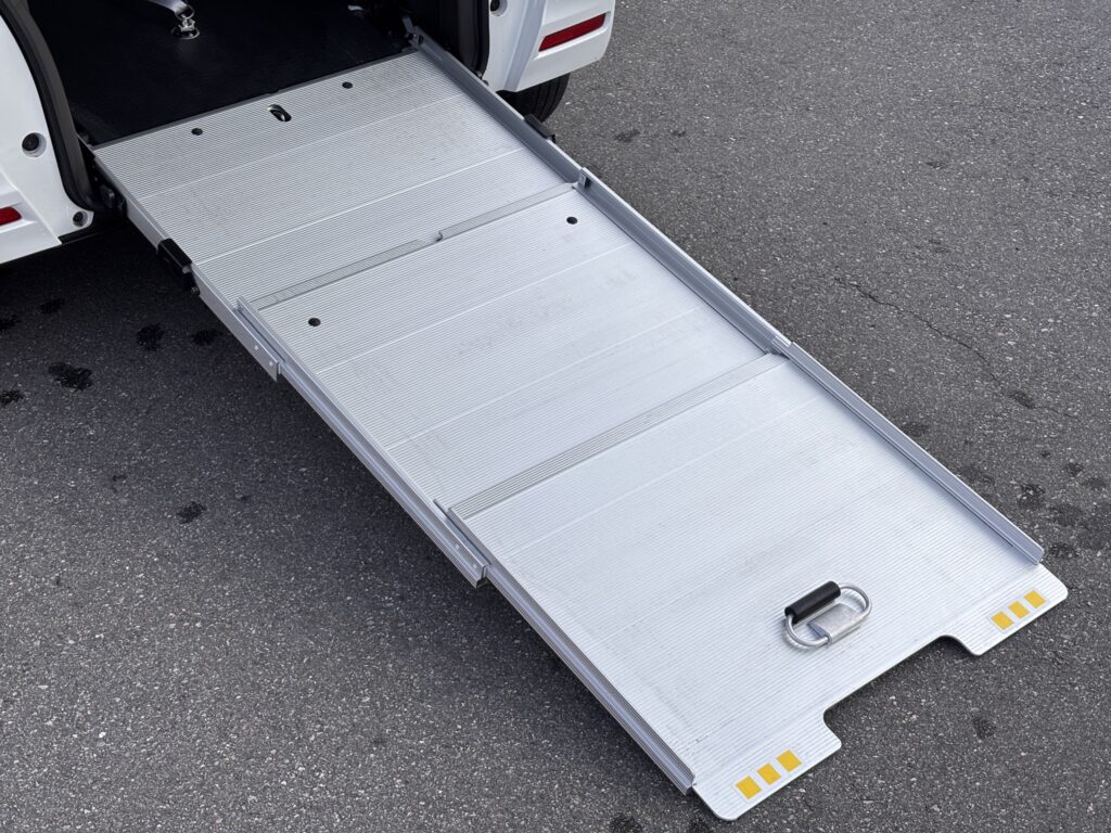 Ｎ－ＢＯＸ Ｌ・スロープ ４ＷＤ