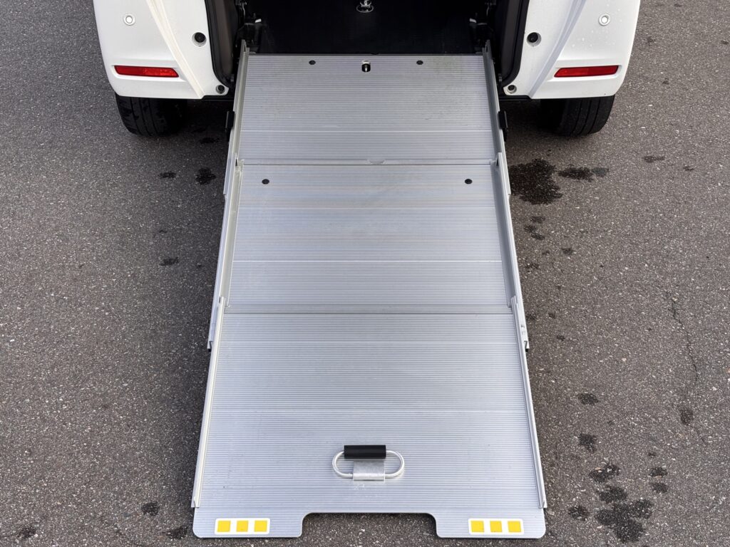 Ｎ－ＢＯＸ Ｌ・スロープ ４ＷＤ