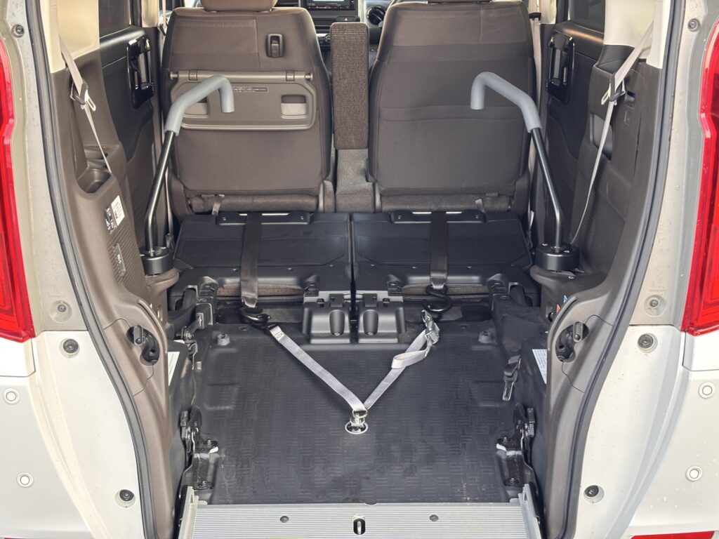 Ｎ－ＢＯＸ Ｌ・スロープ ４ＷＤ