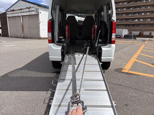 エブリイワゴン スローパー 4WD