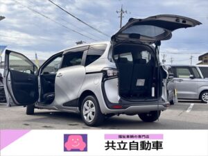 トヨタシエンタ Ｇ 助手席回転チルトシート 4WD