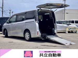トヨタヴォクシー  ウェルキャブ スロープ ４ＷＤ　