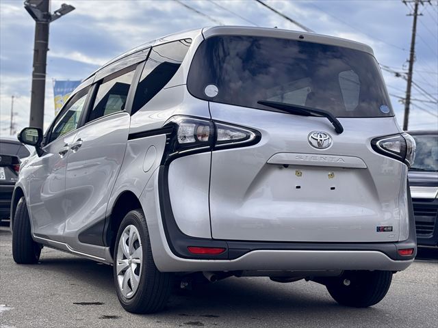 トヨタシエンタ Ｇ 助手席回転チルトシート 4WD