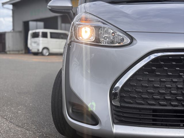 トヨタシエンタ Ｇ 助手席回転チルトシート 4WD