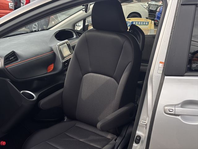トヨタシエンタ Ｇ 助手席回転チルトシート 4WD