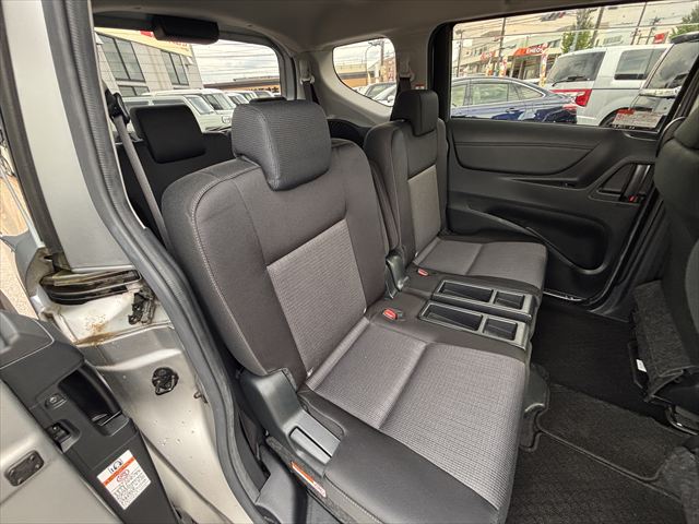 トヨタシエンタ Ｇ 助手席回転チルトシート 4WD