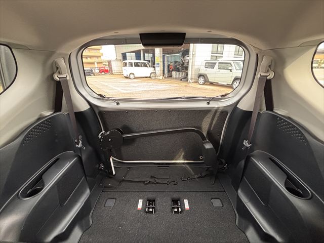 トヨタシエンタ Ｇ 助手席回転チルトシート 4WD