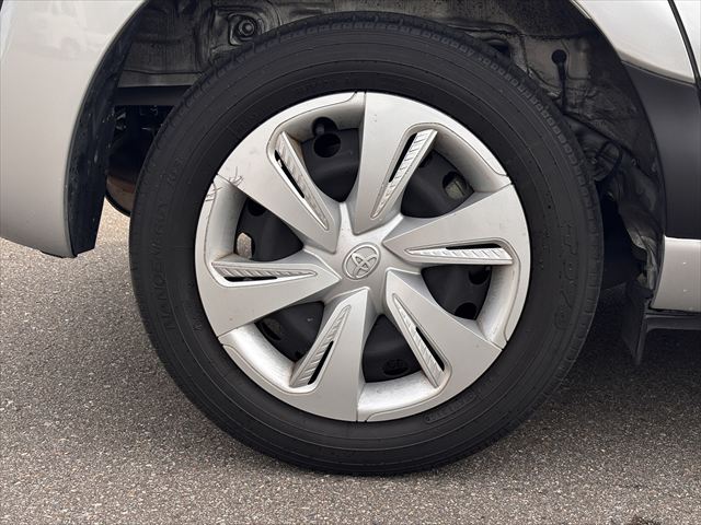 トヨタシエンタ Ｇ 助手席回転チルトシート 4WD