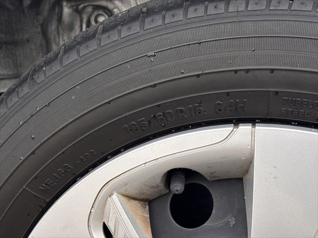 トヨタシエンタ Ｇ 助手席回転チルトシート 4WD