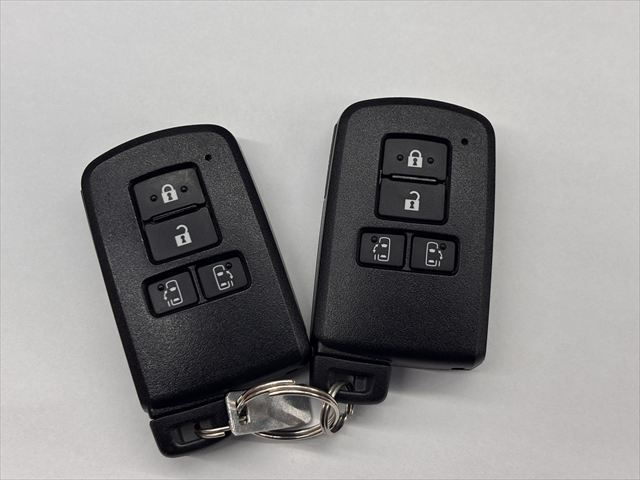 トヨタシエンタ Ｇ 助手席回転チルトシート 4WD
