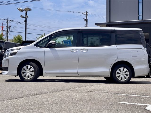 トヨタヴォクシー  ウェルキャブ スロープ ４ＷＤ　