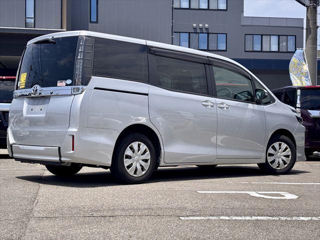 トヨタヴォクシー  ウェルキャブ スロープ ４ＷＤ　