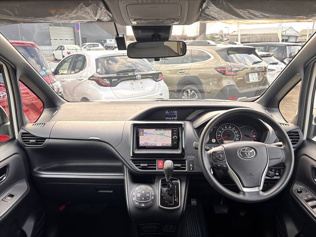 ヴォクシー X スロープ タイプ1 4WD 車いす2人