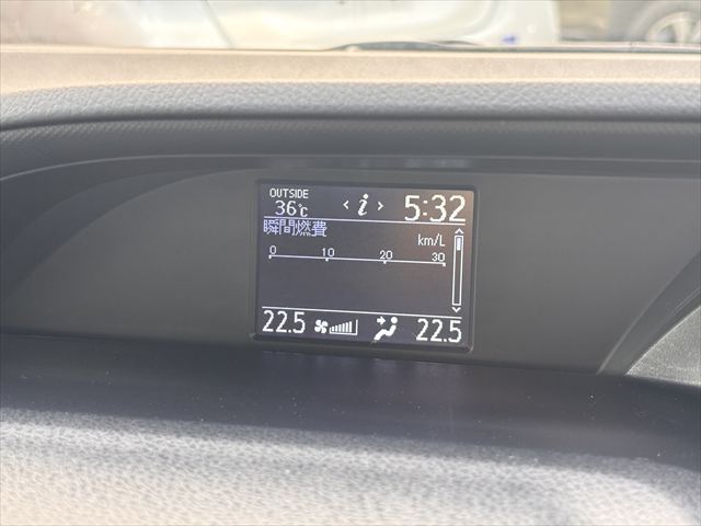 ヴォクシー X スロープ タイプ1 4WD 車いす2人