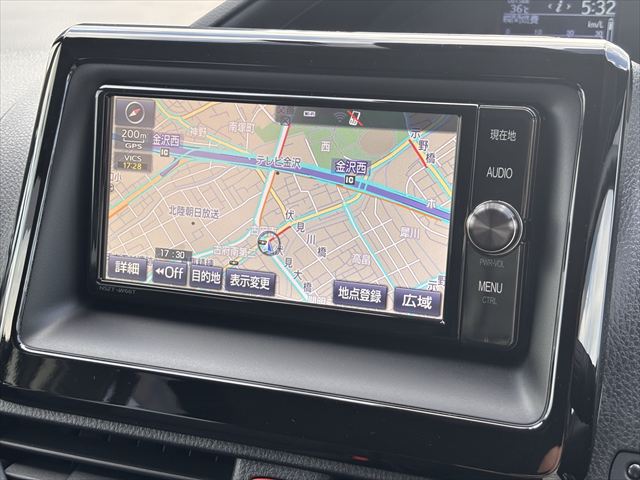 ヴォクシー X スロープ タイプ1 4WD 車いす2人