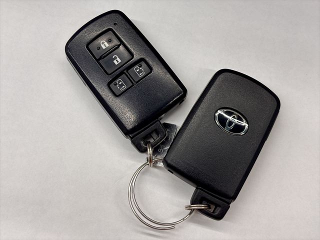 ヴォクシー X スロープ タイプ1 4WD 車いす2人