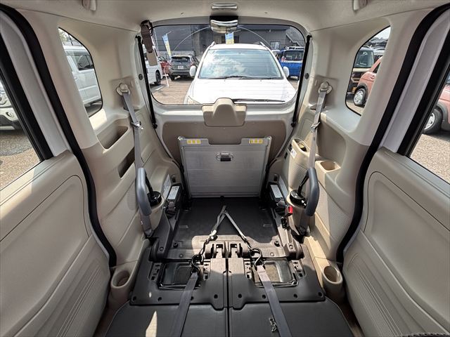 N-BOX G スロープ ホンダセンシング 4WD