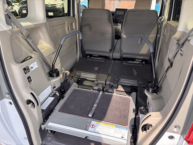 N-BOX G スロープ ホンダセンシング 4WD