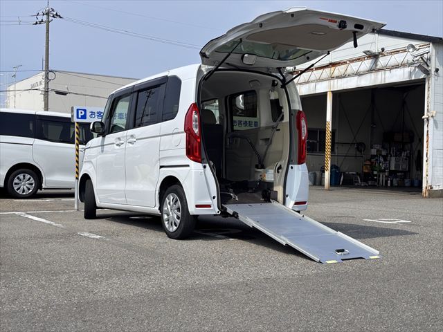 N-BOX G スロープ ホンダセンシング 4WD