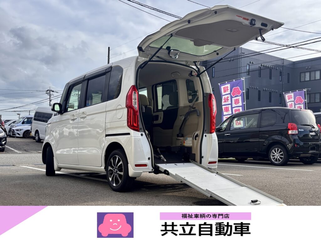 NBOX Gスロープ Lターボホンダセンシング 4WD