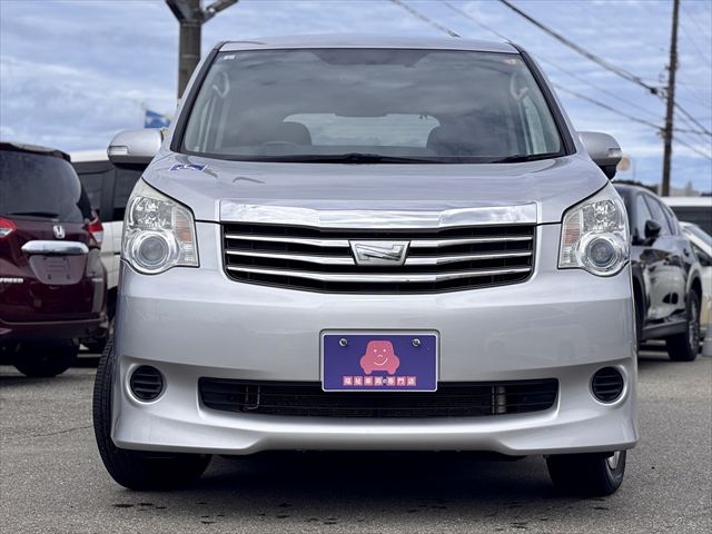 ノア X Lセレクション タイプ1 車いす2名仕様 4WD