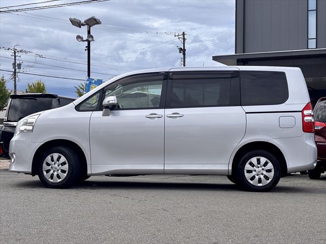 ノア X Lセレクション タイプ1 車いす2名仕様 4WD