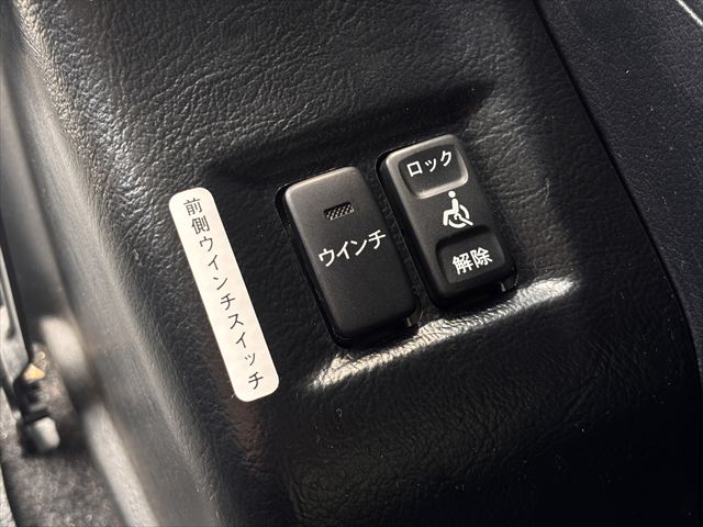 ノア X Lセレクション タイプ1 車いす2名仕様 4WD