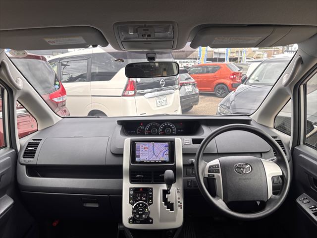 ノア X Lセレクション タイプ1 車いす2名仕様 4WD