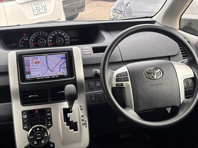 ノア X Lセレクション タイプ1 車いす2名仕様 4WD