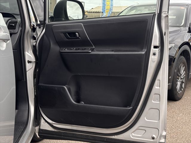 ノア X Lセレクション タイプ1 車いす2名仕様 4WD