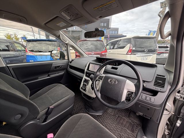 ノア X Lセレクション タイプ1 車いす2名仕様 4WD
