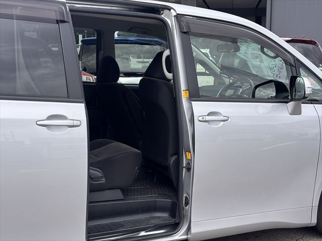 ノア X Lセレクション タイプ1 車いす2名仕様 4WD