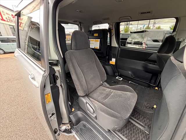 ノア X Lセレクション タイプ1 車いす2名仕様 4WD