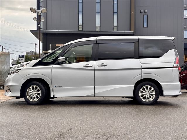 セレナ 4WD チェアキャブリフター Vセレクション