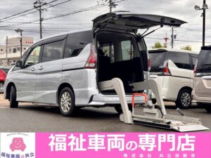セレナ 4WD チェアキャブリフター Vセレクション