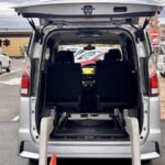 セレナ 4WD チェアキャブリフター Vセレクション