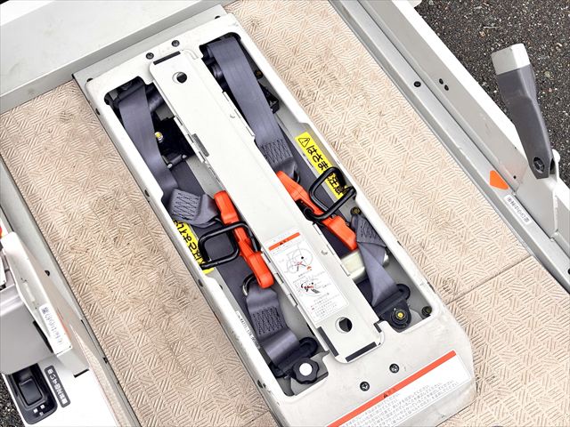 セレナ 4WD チェアキャブリフター Vセレクション