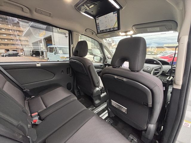 セレナ 4WD チェアキャブリフター Vセレクション