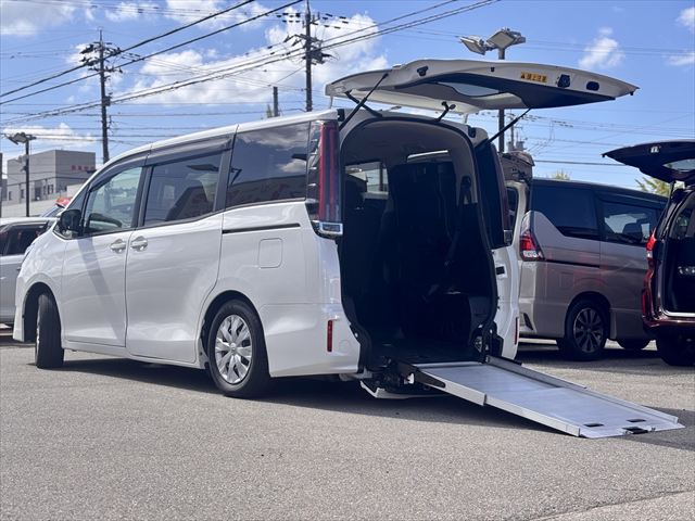 ノア X ウェルキャブ タイプ2 4WD
