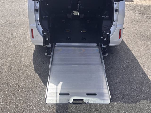 ノア X ウェルキャブ タイプ2 4WD
