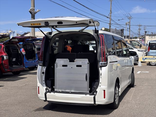 ノア X ウェルキャブ タイプ2 4WD