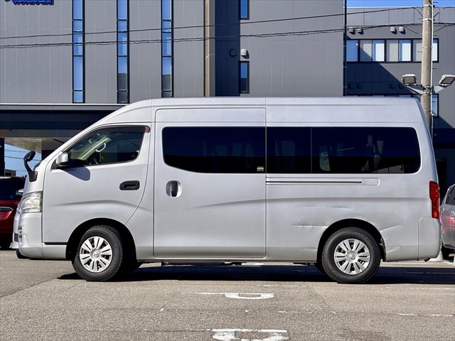 NV350キャラバン チェアキャブ リアリフト 4WD 車いす4人