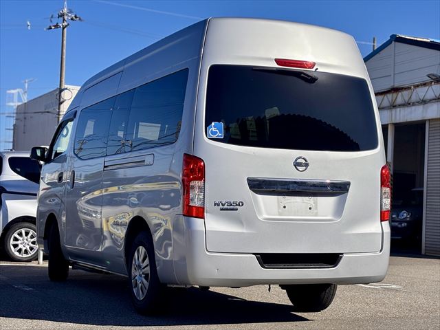 NV350キャラバン チェアキャブ リアリフト 4WD 車いす4人