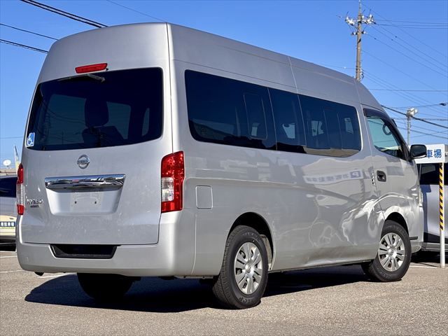 NV350キャラバン チェアキャブ リアリフト 4WD 車いす4人