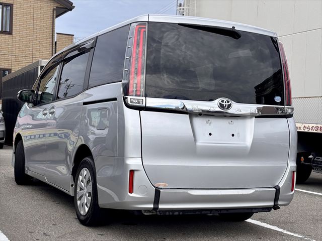 ノア X タイプ1 車いす2人 4WD