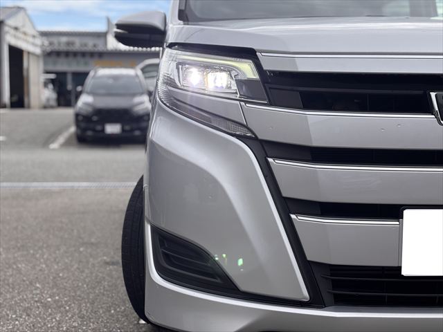 ノア X タイプ1 車いす2人 4WD